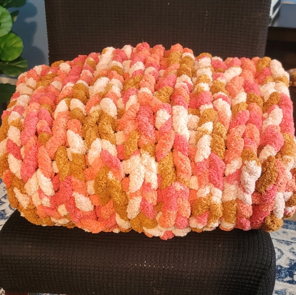 Handmade knit blanket - Picture 6 of 6